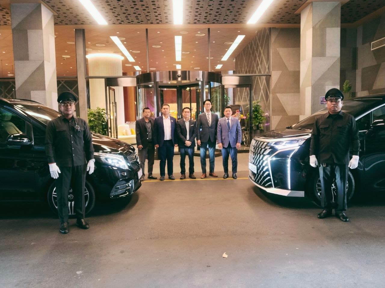 Rolls-Royce Cullinan — view 3