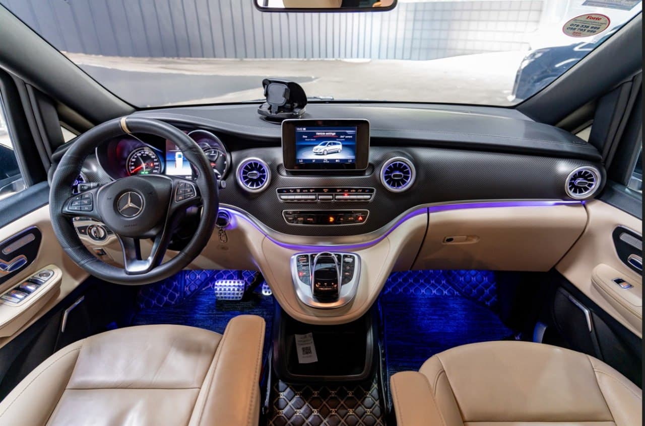 Mercedes V-Class VIP — view 1